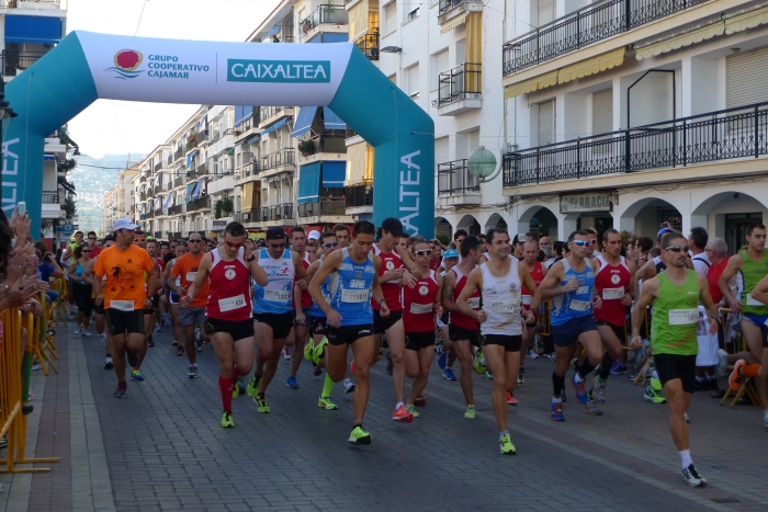 787 corredores participan en la Carrera Popular del 9 d’Octubre, organizada por el Ayuntamiento de Altea