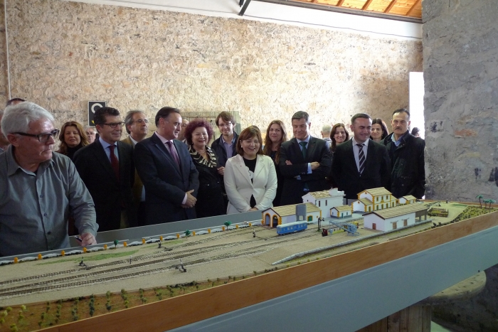 El alcalde de Altea y la Consellera de Infraestructuras, Territorio y Medio Ambiente presentan las actividades conmemorativas del centenario del tren Altea – Alicante