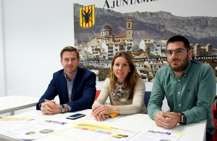 L’empresa Beniconnect ofereix un servei diari de transport amb autobús des d’Altea a l’aeroport d’Alacant