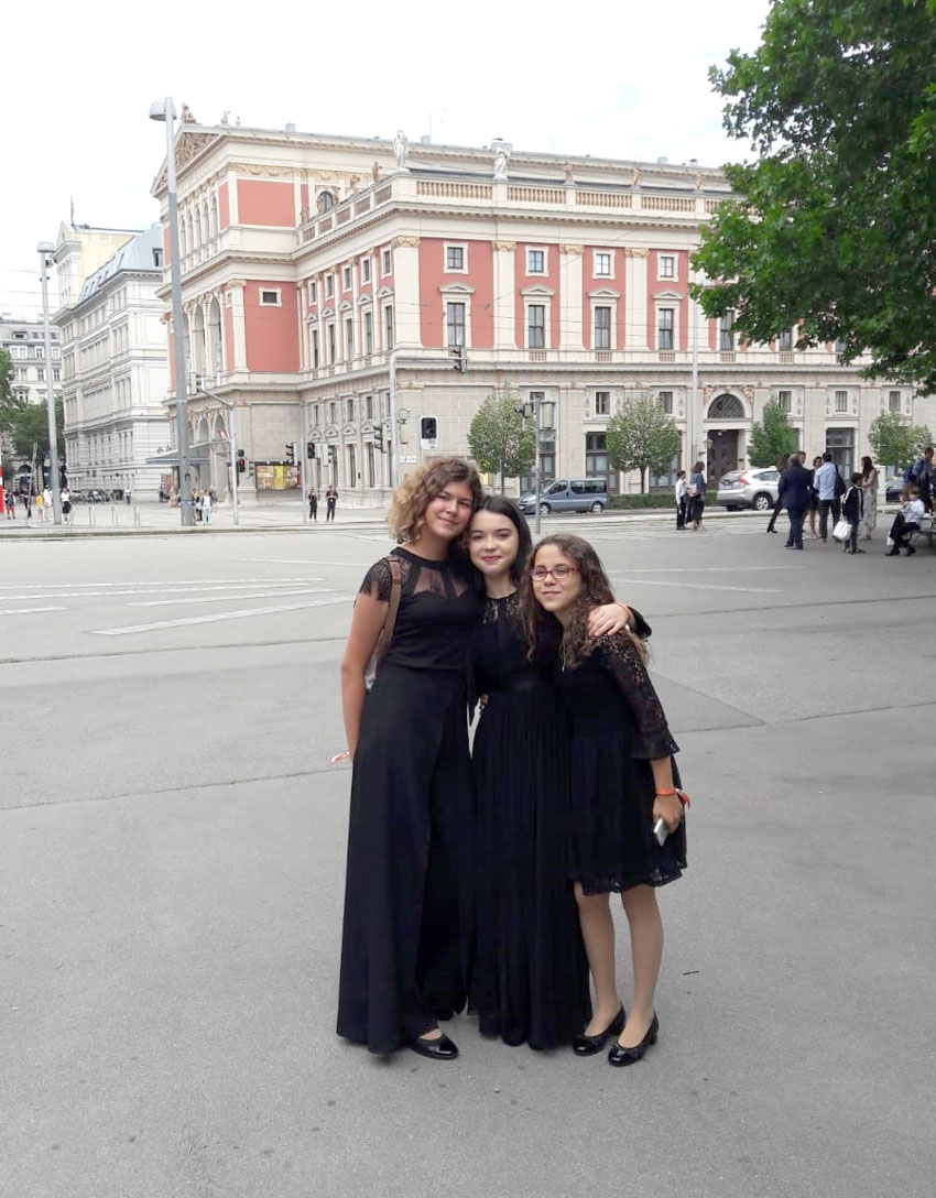 Les músiques alteanes Vicenta Moya, Helena Martínez i Àngels Ferrer triomfen a Viena amb l’Orquestra de Joves de la Província d’Alacant