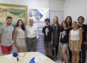 Els joves de “Mai Més Teatre” conten a l'alcalde la seua experiència en el projecte europeu “We Need to Talk” a Eslovènia