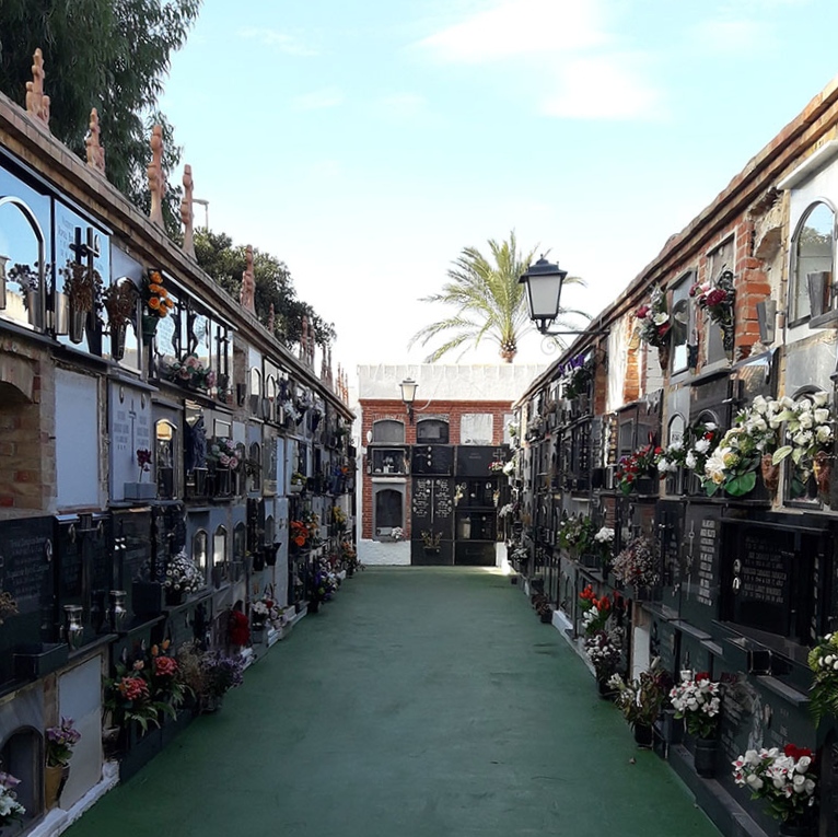 El Cementerio Municipal mantiene el horario habitual de visitas en Todos los Santos