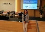 La regidora de Turismo, Xelo González, ha participado en el foro sobre destinos turísticos seguros y soluciones tecnológicas organizado por el diario Alicante Plaza en la sede de INVAT-TUR de Benidorm