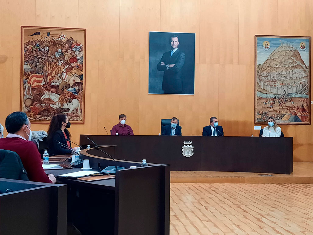 L’edil d’Educació, Vicenta Pérez, ha acudit a la constitució del Consell Territorial de Formació Professional de la Marina Baixa a la Sala d’Actes de Benidorm