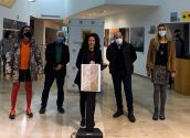 La concejala de Cultura, Aurora Serrat, inauguró una exposición en el Palau Altea sobre la expresividad de la Luz realizada por alumnos de la Facultad de Bellas Artes de la UMH