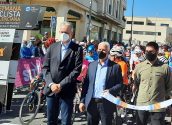 Alcalde y vicepresidente 2º del Consell dan la salida en Altea a una de las etapas de la “Semana Ciclista Vuelta Comunidad Valenciana Féminas”