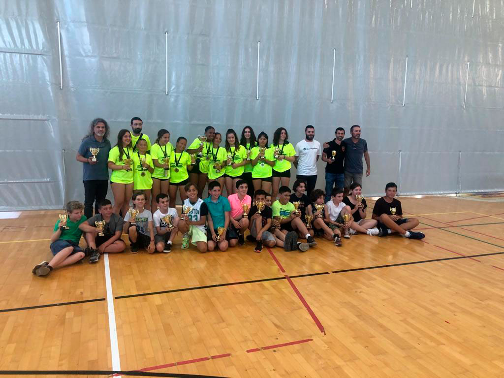 La Concejalía de Deportes felicita a las infantiles del Club Voleibol Altea y a los alevines del Bàsquet Altea por sus logros