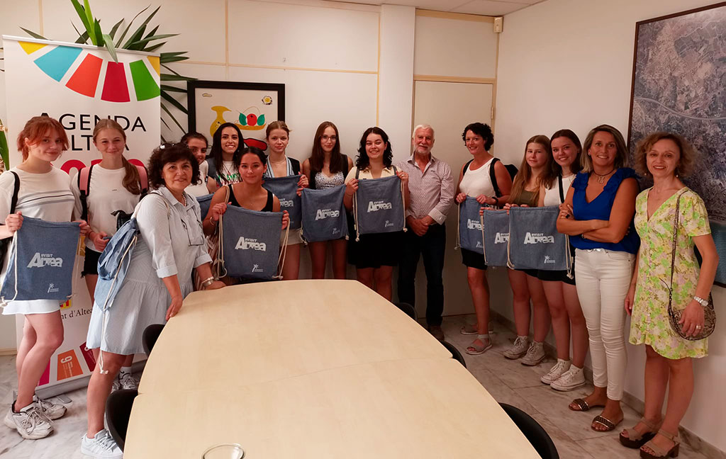 El Ayuntamiento de Altea recibe a 10 alumnas alemanas de intercambio