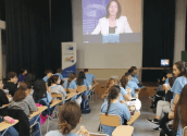 Els alumnes de l'IES Bellaguarda es reuneixen amb el Parlament Europeu dins del programa d'Escoles Ambaixadores