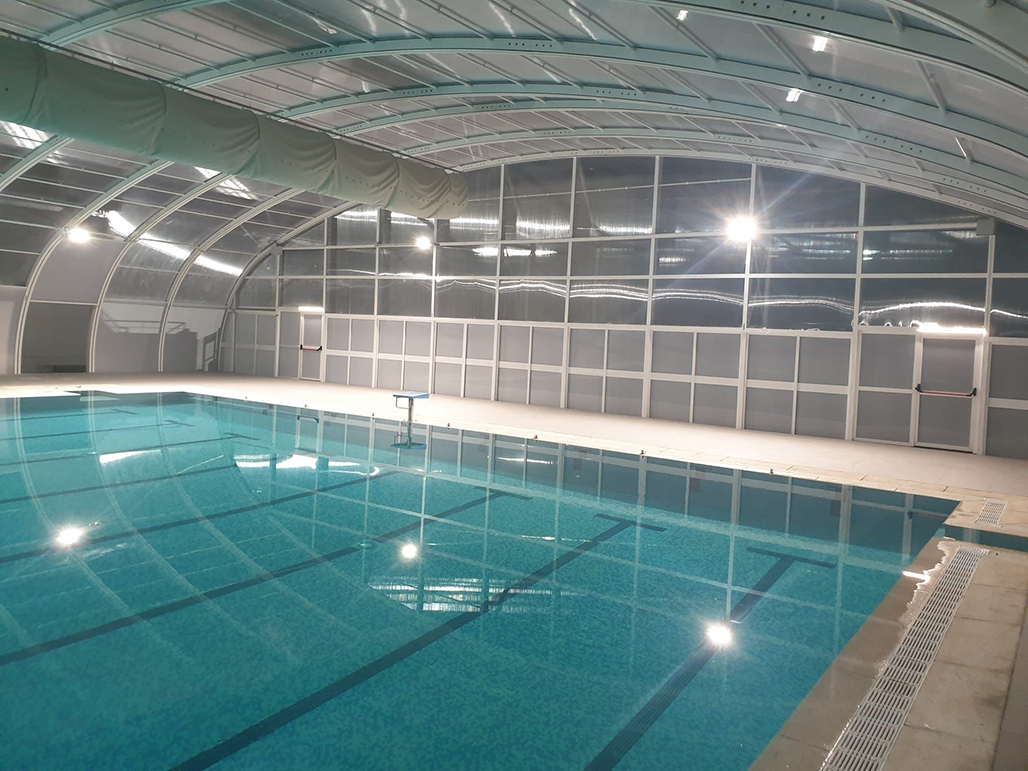 La piscina municipal ultima els detalls abans de la seua obertura