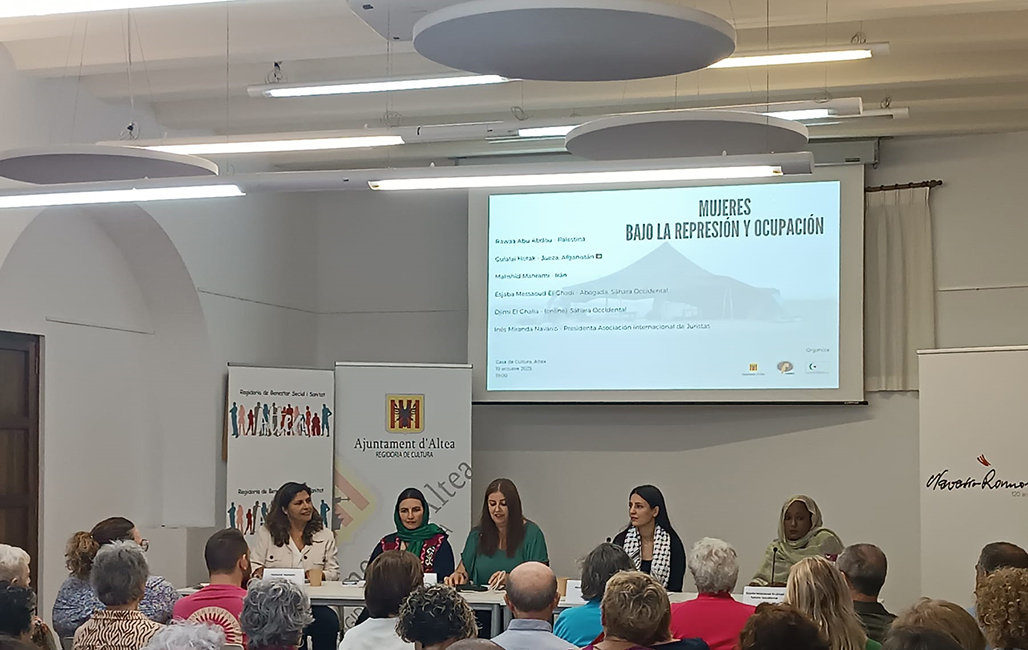 La conferència “Dones baix la repressió i ocupació” desperta gran interès entre la societat alteana