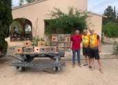 El Club Ciclista Altea segueix apostant pel Medi Ambient col•locant casetes niu i un hotel per a insectes a la Finca Santa Bàrbara