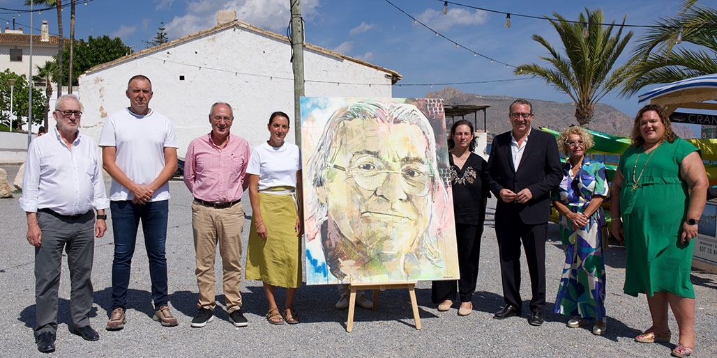 Alcalde, Diego Zaragozí, y edil de Cultura, Pepa Victoria Pérez, dan soporte al I Premio de Pintura Pepe Barranquí, impulsado por la Fundación Frax y cuya presentación tenía lugar el pasado jueves en el restaurante “El Cranc”. Se trata de un certamen de carácter nacional que busca promover el arte contemporáneo.