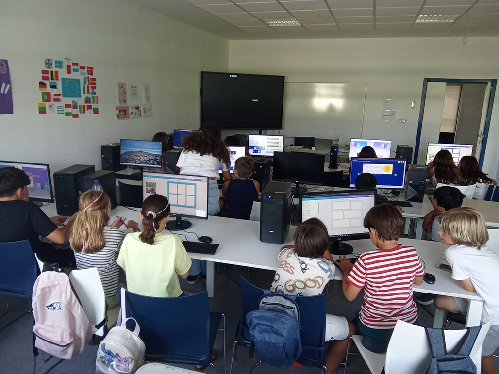 Éxito de participación en el campamento digital de la concejalía de Juventud de Altea
