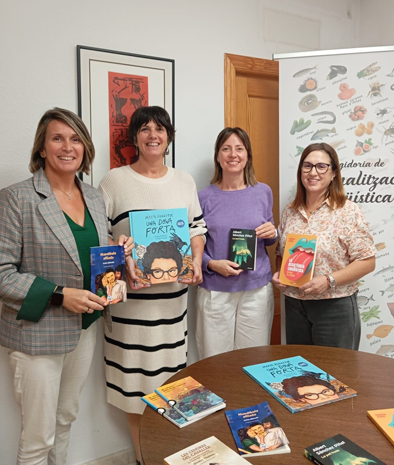 Normalització Lingüística dona lots de llibres als IES alteans per al foment de la lectura