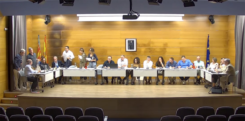 El PP abandona el Ple abans de votar una moció per urgència sobre el càncer de mama i el sistema sanitari en la Comunitat Valenciana El PP abandona el Ple abans de votar una moció per urgència sobre el càncer de mama i el sistema sanitari en la Comunitat Valenciana