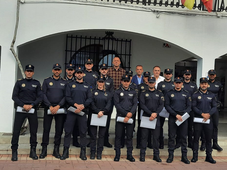 Altea reforça la seua seguretat amb la incorporació de 18 nous agents a la Policia Local Altea reforça la seua seguretat amb la incorporació de 18 nous agents a la Policia Local
