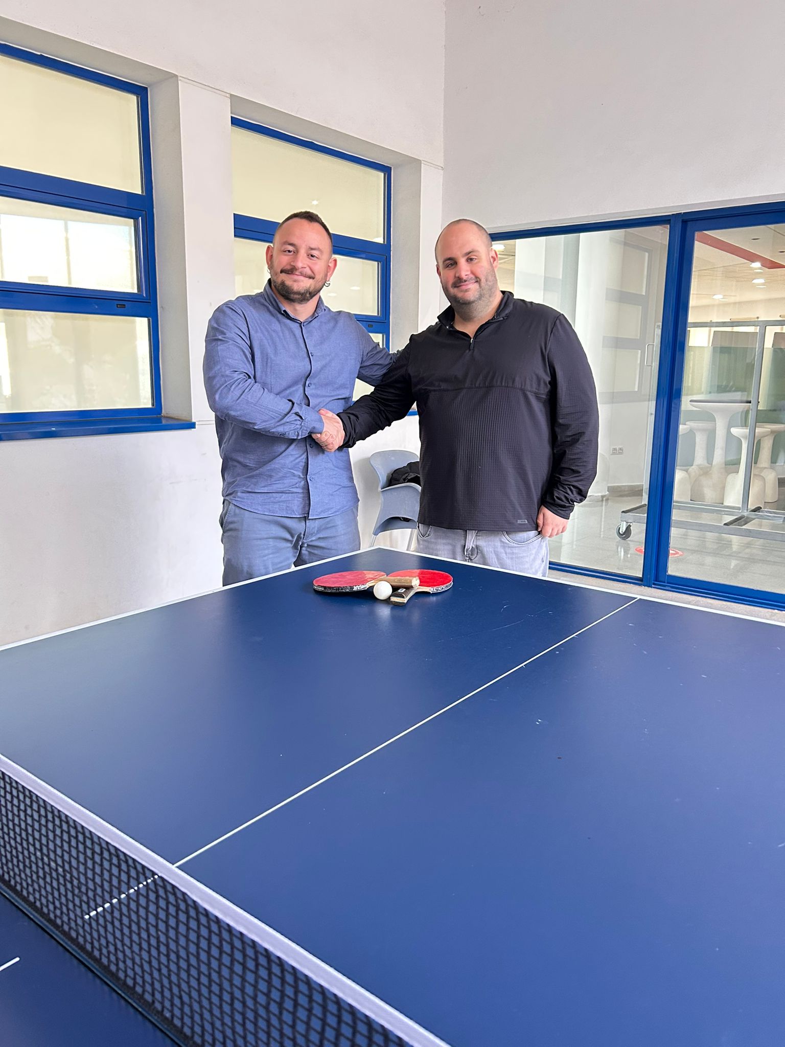 El Club de Tennis Taula d’Altea aporta una taula de ping-pong al Centre Juvenil El Club de Tennis Taula d’Altea aporta una taula de ping-pong al Centre Juvenil