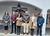 Altea guarda un minut de silenci per les víctimes del fatídic accident de trens ocorregut el dissabte en Adamuz i expressa el seu més sincer condol a les famílies i amics dels morts. També s'han pronunciat paraules d'agraïment cap a totes aquelles persones i institucions que han col•laborat i continuen fent-ho minut silenci víctimes dels trens web